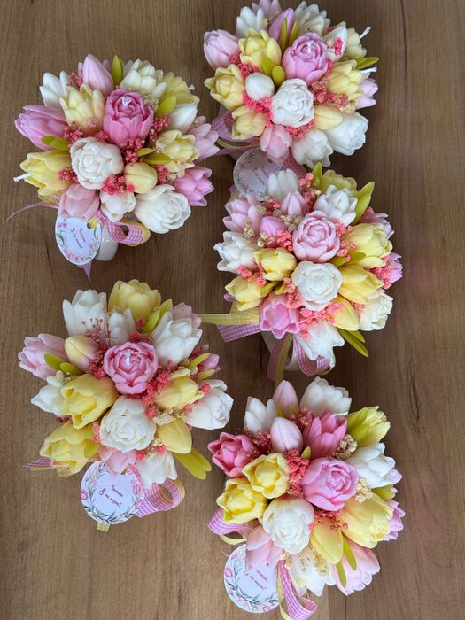 Пролетни букетчета от восък за 8 март