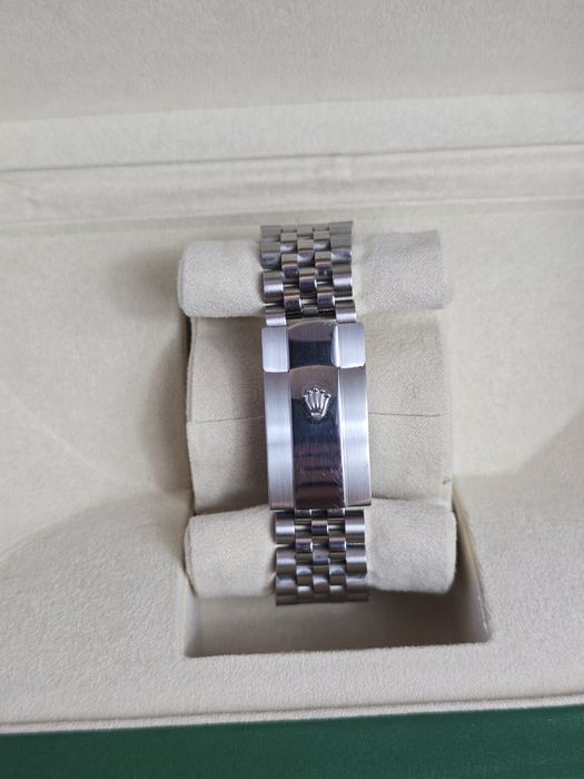 Rolex Datejust 41 mm Jubilee Fluted Bezel Rhodium Dial