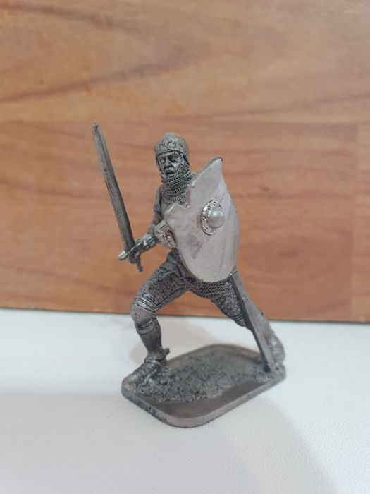 Колекционерски метални фигурки.