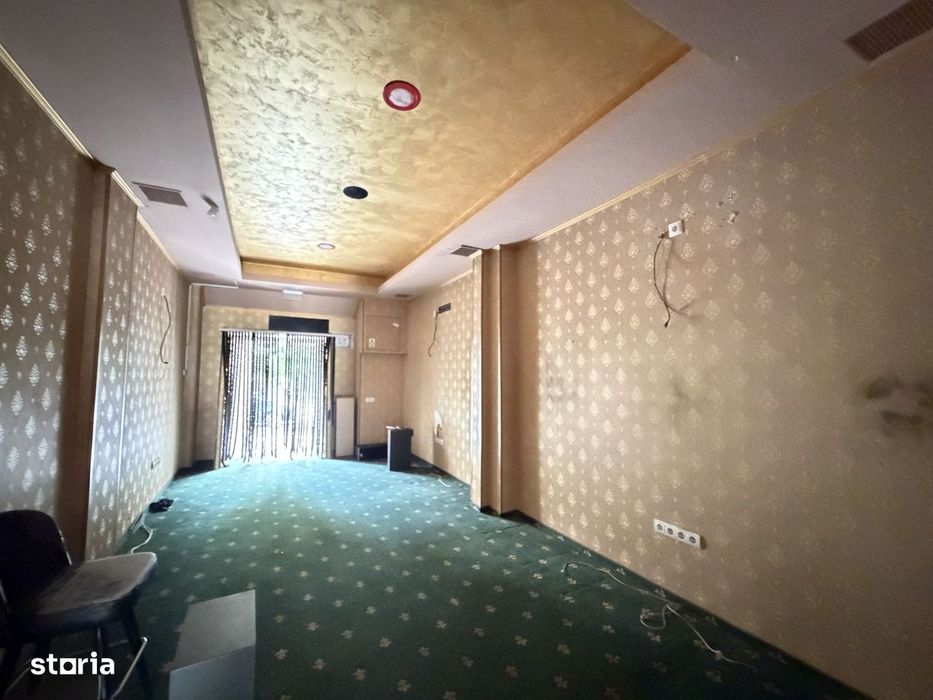 Spatiu Comercial Mioveni, Bld. Dacia, 72 mp, Centru
