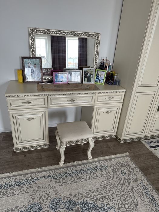 Спальный гарнитур