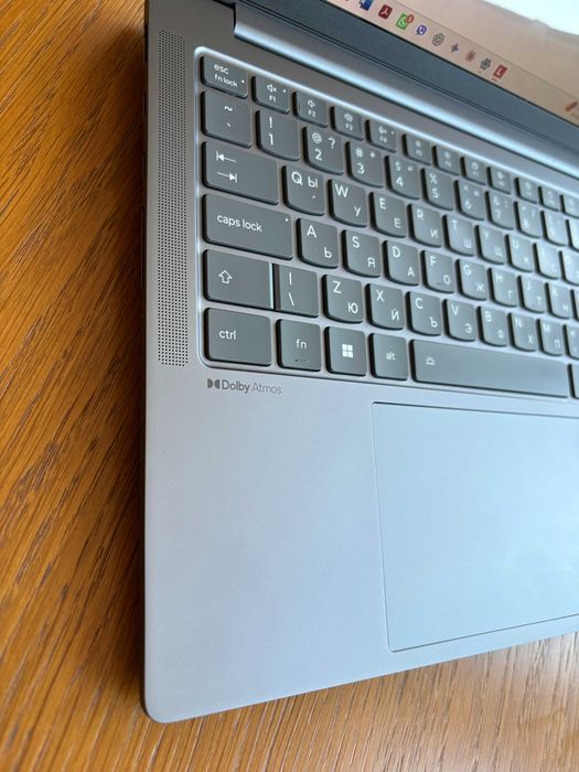 Продавам лаптоп LENOVO IDEAPAD PRO 5  OLED dislay