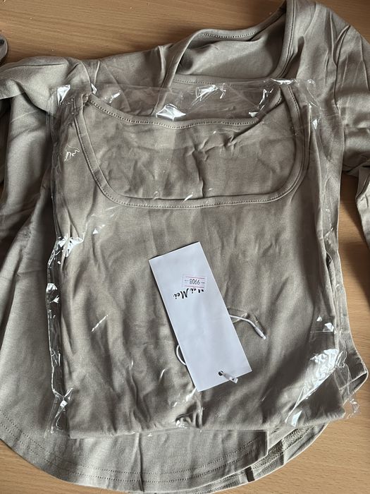Продам лонгслив 2 шт