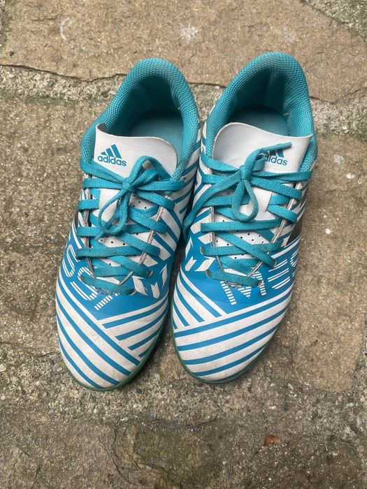 Спортни обувки за футбол