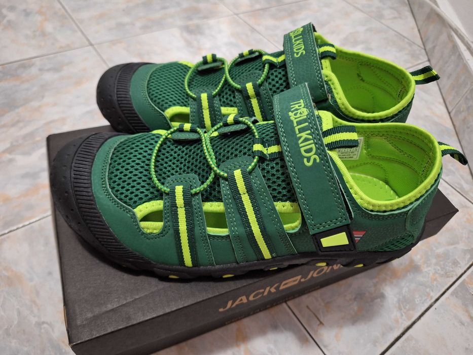 ЧИСТО НОВИ сандали! Trollkids