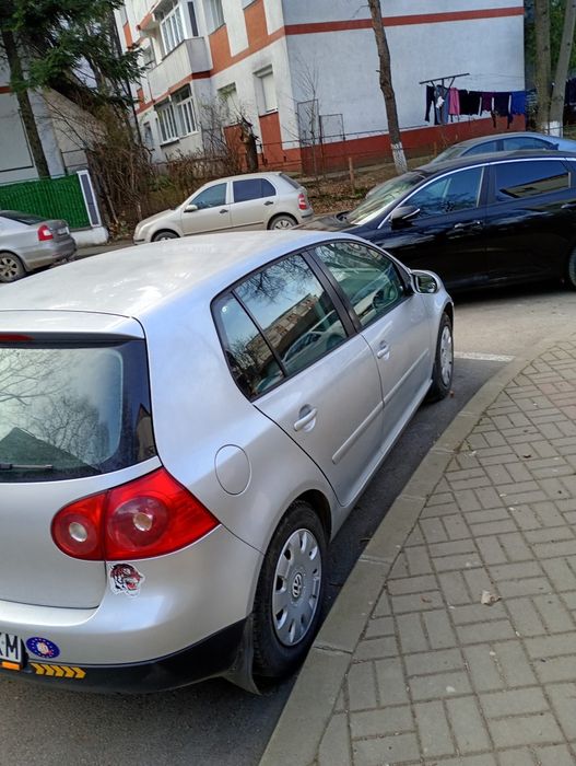 Vand golf V scurt,benzina +gpl