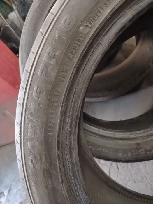 Продам комплект резины 245/45 р18
