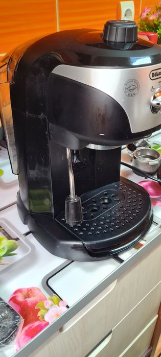 Espressor manual DeLonghi EC221.B