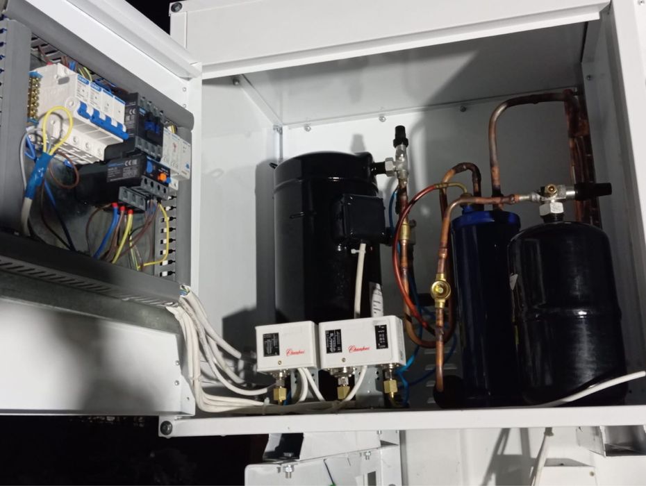 Промышленый холодильник