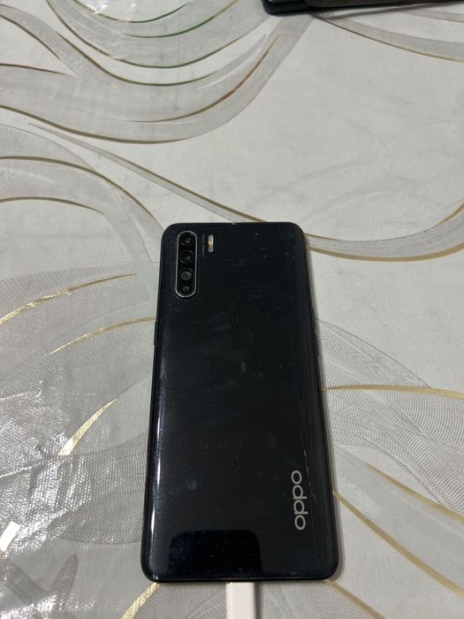 Продам телефон Oppo Reno 3