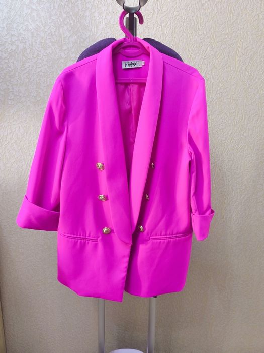 Срочно продам женский пиджак