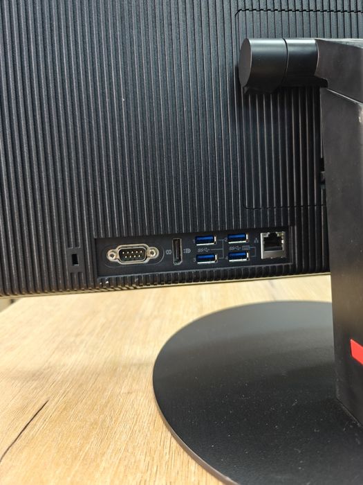 Моноблок ThinkCentre Lenovo | Core i3 8gen | 21'5 FullHD