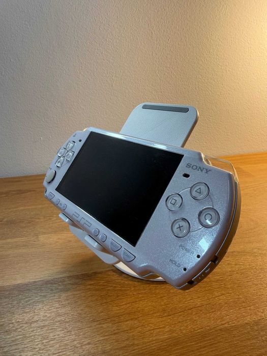 PSP 2000 Rose Pink modată — nuanță delicata, culoare rara