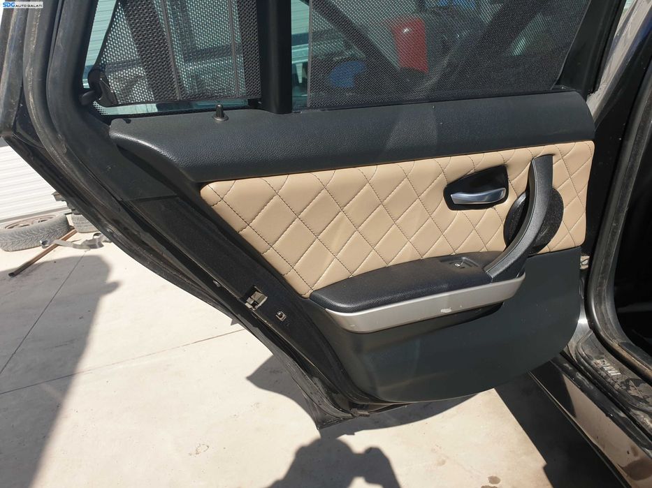 Set 4 Fete de Usi Tapiterii Tapiterie Interioara Portiere Stanga Dreapta Fata Spate Custom Retapitate cu Imperfectiuni BMW Seria 3 E91 Break Combi 2004 - 2011 [K7288]