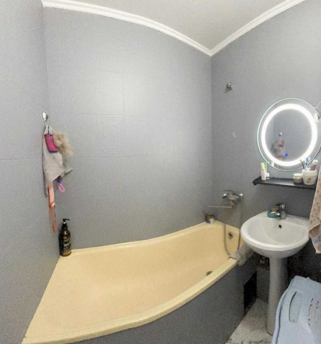 Продам 2 ком кв Алишер Империя