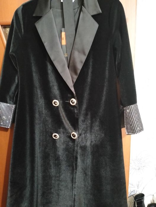 Вечернее женское платье.