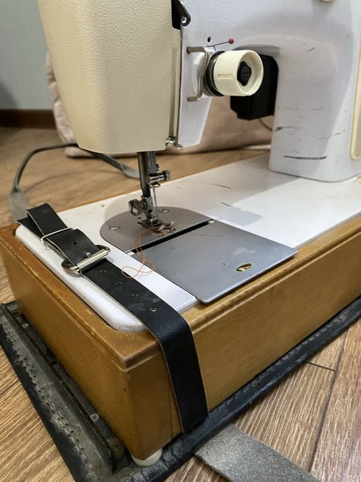 Швейная машинка Чайка • 132М