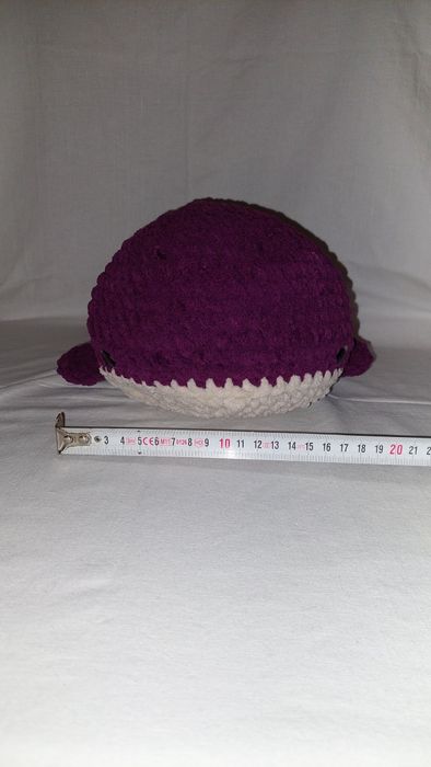 Ръчно плетена играчка - Кит