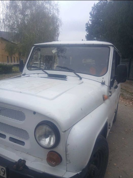 Автомобиль Уаз Хантер