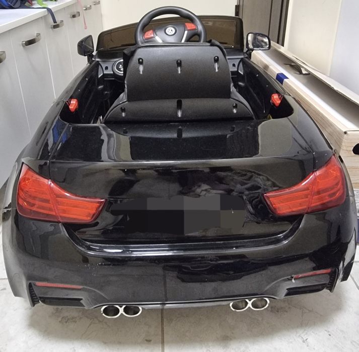 Детска акумулаторна кола