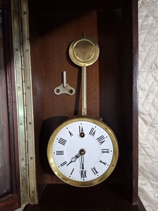 Ceas de perete cu pendul