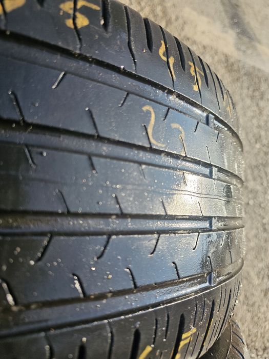 235 45 18 vara continental