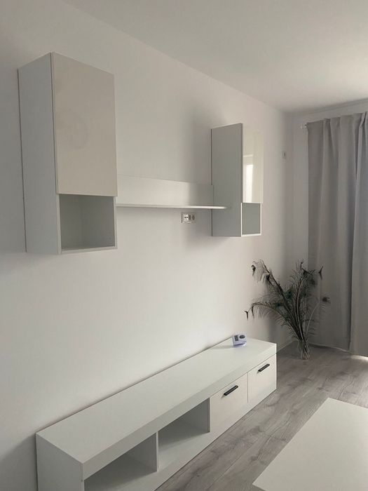Inchiriez apartament