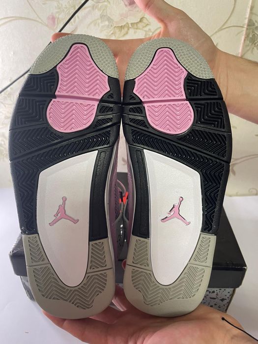 Pantofi sport de culoare roz, model Air Jordan 4 Retro Orchid mărimea 37,5