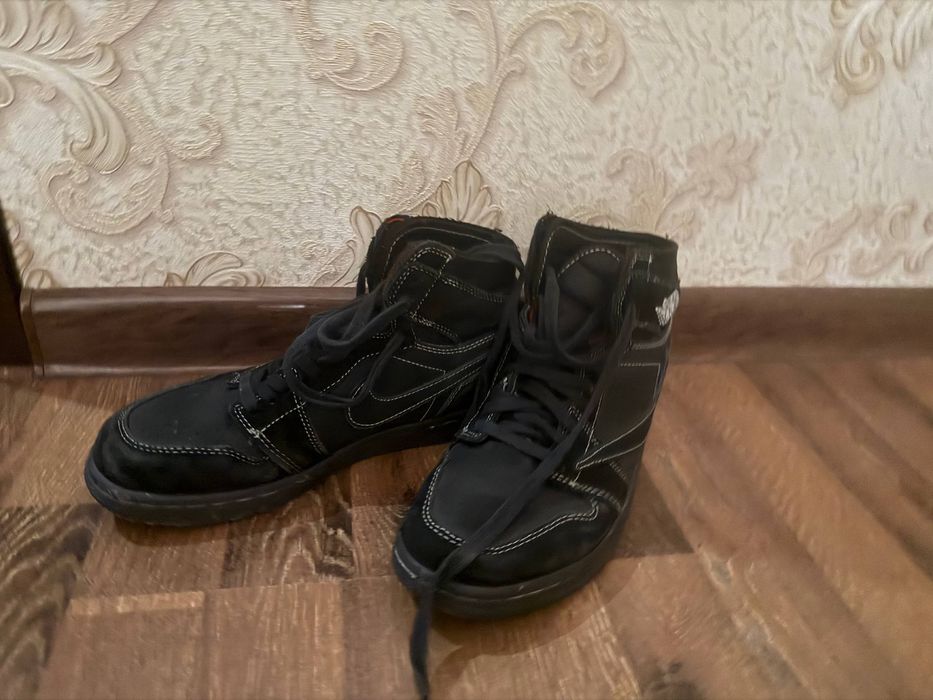 Nike air jordan krossovka 39 razmer