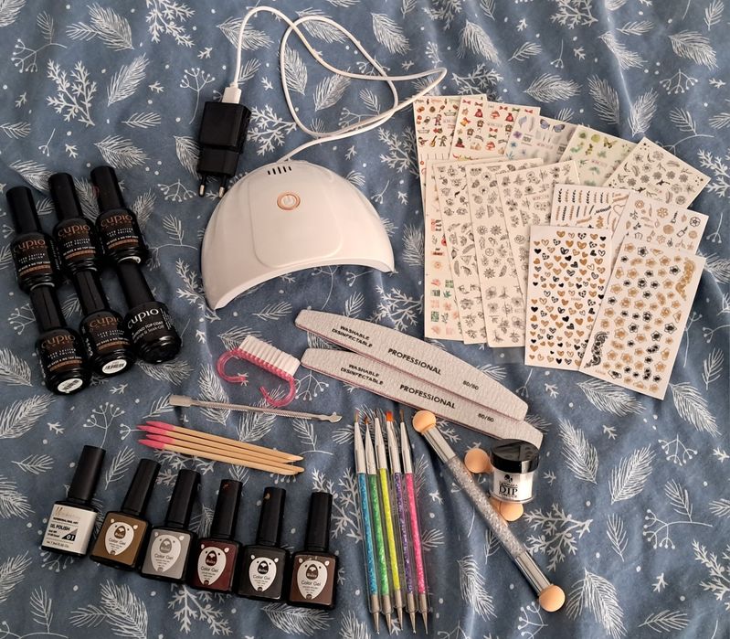 Kit manichiura semipermanenta