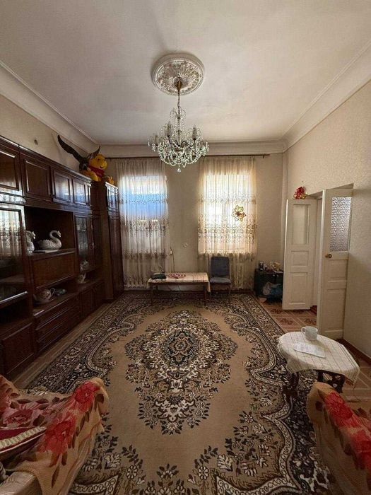 Продаётся СВОЙ дом с участком 2.7 сотки. Азербайджанский центр