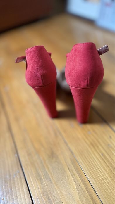 Sandale superbe bej-rosu, marimea 37