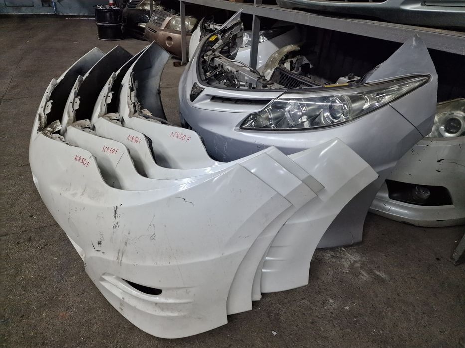 Бампер б/у Toyota Estima-07