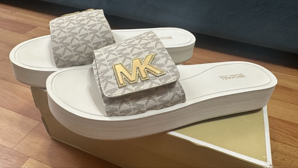 Оригинал Шлепанцы Michael Kors бежевый