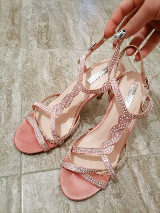 Дамски сандали на ток