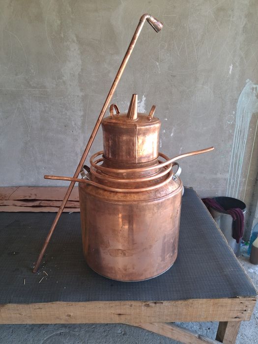 Vând cazane de făcut tuica din cupru sau inox