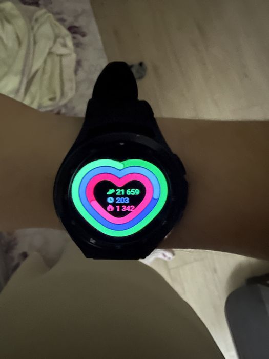 Часы Samsung Watch 4