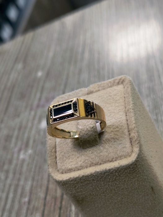 НОВ Златен пръстен 4.02гр / 14К