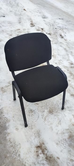 Стул офисный в хорошем состоянии