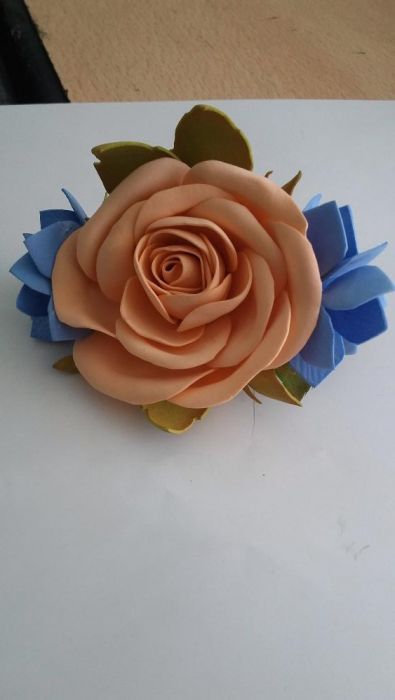 продам заколки,ободочки,броши.