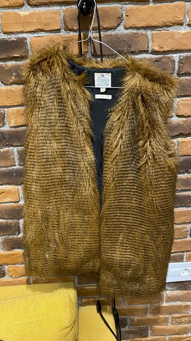 Vesta blana artificiala oversized, mărimea S