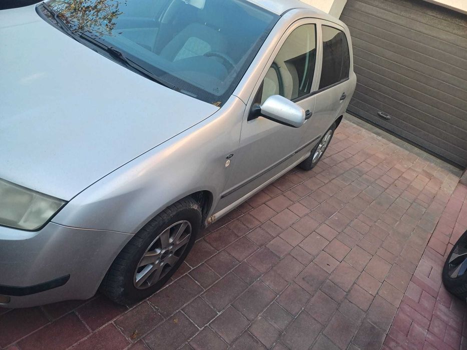 vand skoda fabia, an 2002, benzina, motor 1.4 16mpi, stare buna
