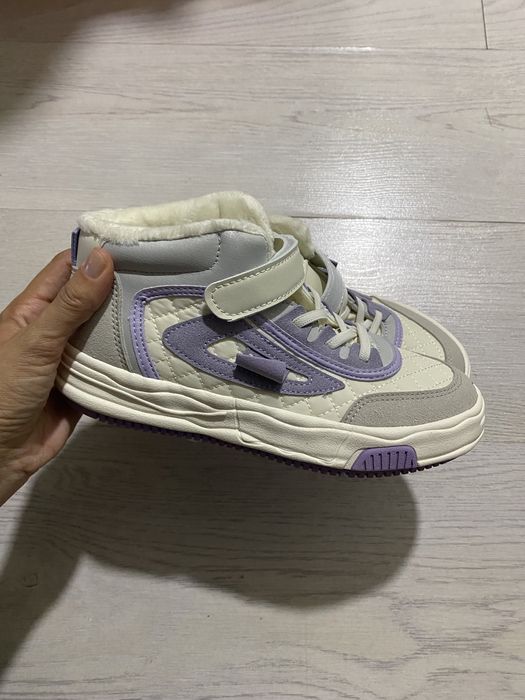 Кроссовки утепленные