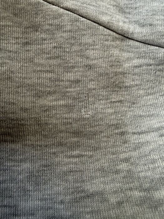 Pantaloni Nike Tech gri M originali