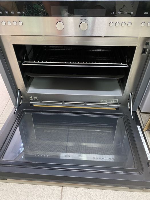 SIEMENS Фурна за вграждане с микровълнова на 45 см