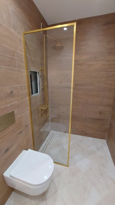 Изработка на душ кабини, паравани, остъкления за тераси и  врати