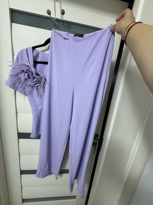 Compleu lila cu pantaloni evazati