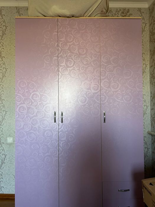 Детский кровать и шкаф