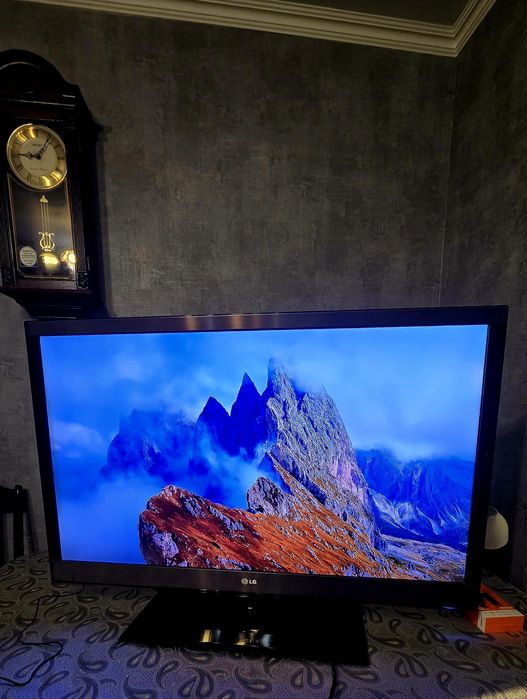 Телевизор LG 107 см. Smart, + смарт Андроид приставка вместе.