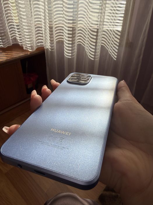 Телефон HUAWEI nova Y61 в син цвят